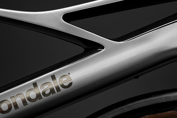 Městské designove kolo Cannondale Flying V