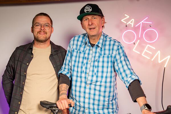 Dag Raska a Jakub Holec v podcastu za Kolem